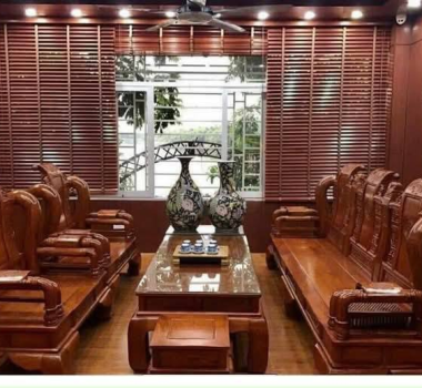 MÀN SÁO GỖ CAO CẤP TẠO CẢM GIÁC ẤM CÚNG CHO PHÒNG KHÁCH TẠI GIA
